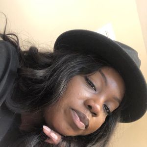 Meet your Posher, Neshia